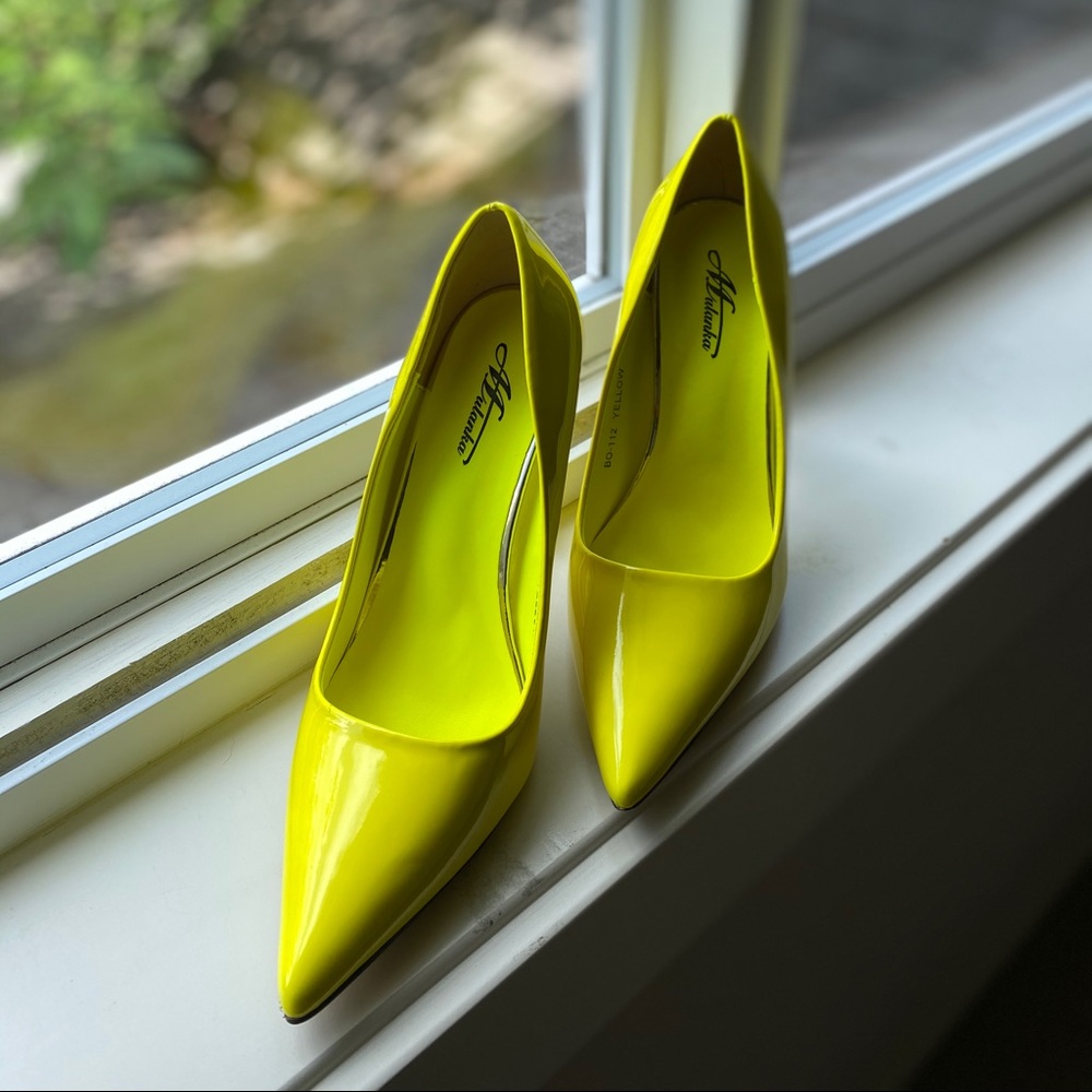 yellow court heels (size US 7)